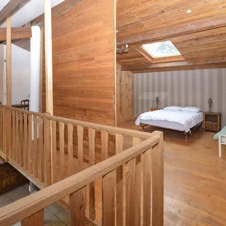 Ferienhaus Gorgeous In Ampaza