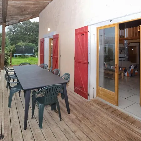 4 Bedroom Lovely In Ampaza 펜션 Azilone-Ampaza