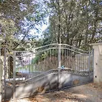 4 Bedroom Lovely In Ampaza *