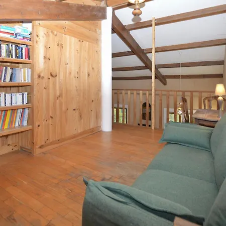 Holiday home 4 Bedroom Lovely In Ampaza *
