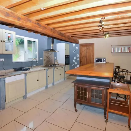 Holiday home 4 Bedroom Lovely In Ampaza