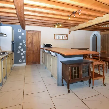 4 Bedroom Lovely In Ampaza Holiday home Azilone-Ampaza