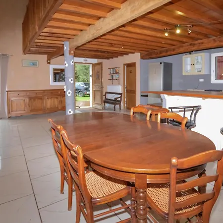4 Bedroom Lovely In Ampaza *