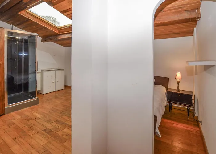 4 Bedroom Lovely In Ampaza * Azilone-Ampaza