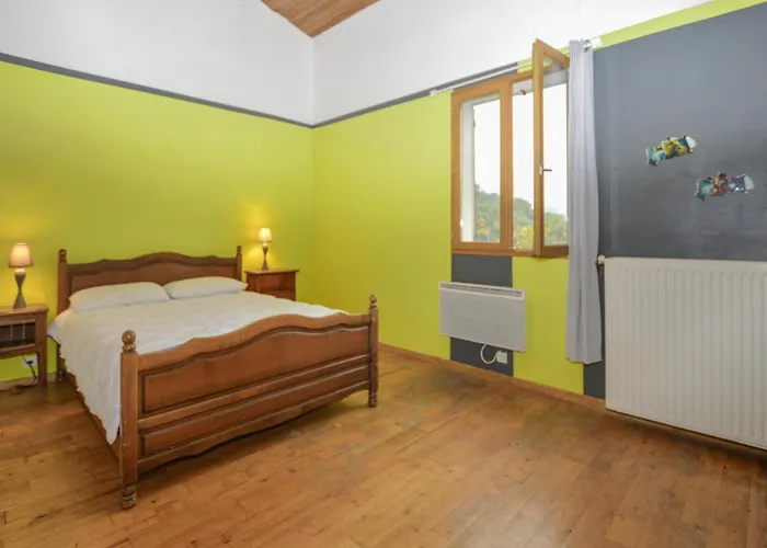 4 Bedroom Lovely In Ampaza * Azilone-Ampaza