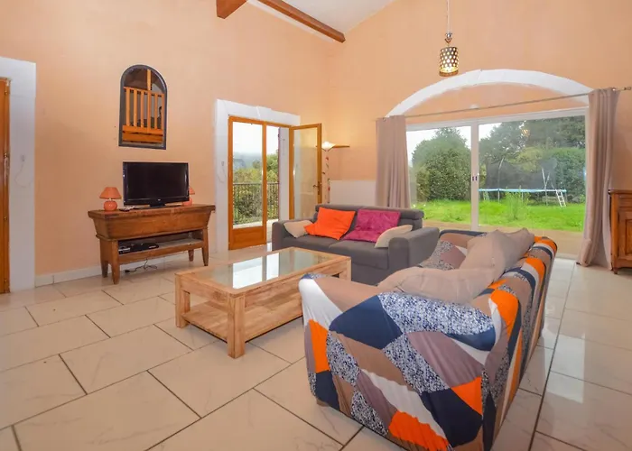 Holiday home 4 Bedroom Lovely In Ampaza *