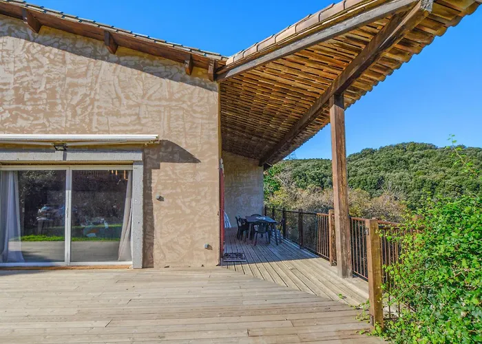 Holiday home 4 Bedroom Lovely In Ampaza *