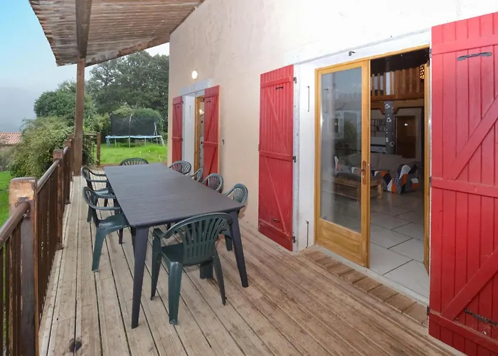 4 Bedroom Lovely In Ampaza Holiday home Azilone-Ampaza